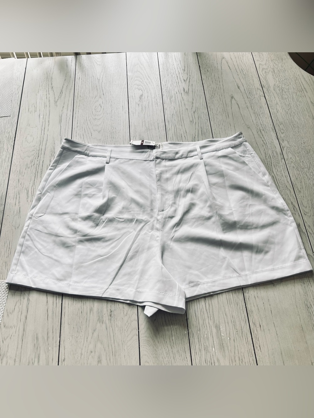 Edited By Remi Bader White Women's Tailored Shorts Sz 22W